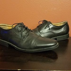 clarks tilden cap toe
